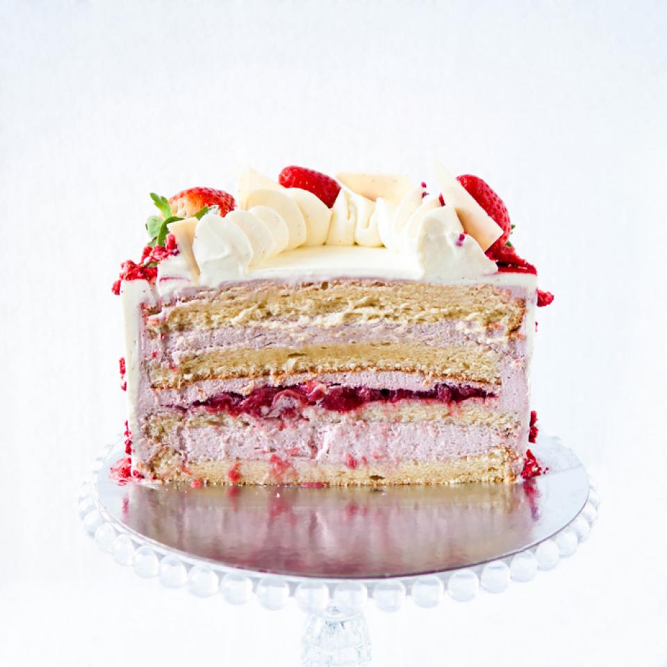 8" strawberry cloud cake £65.00 buy online London delivery