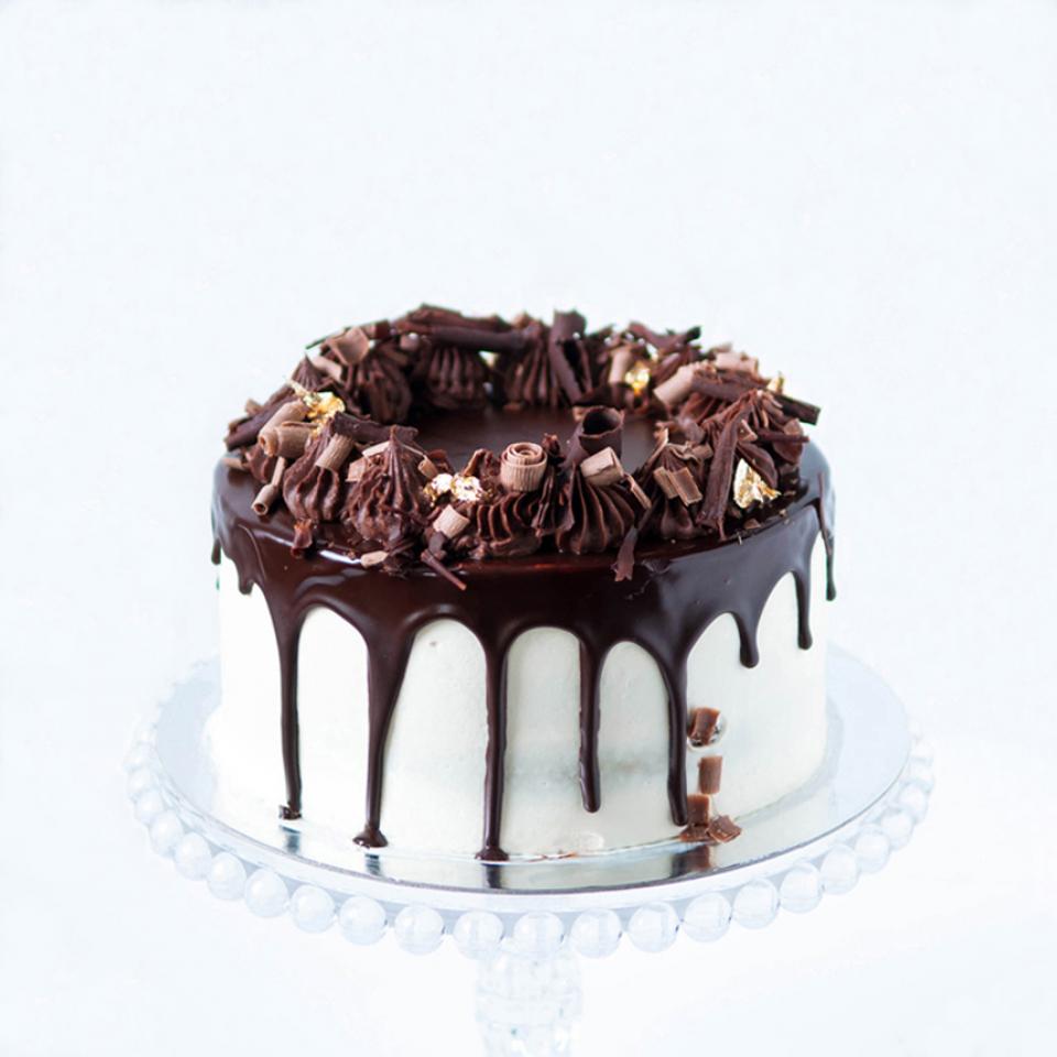 8" Chocolate Guinness and Irish Baileys cream cake buy online London delivery
