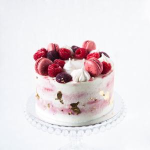 Red velvet cake in 3 sizes buy online delivered London